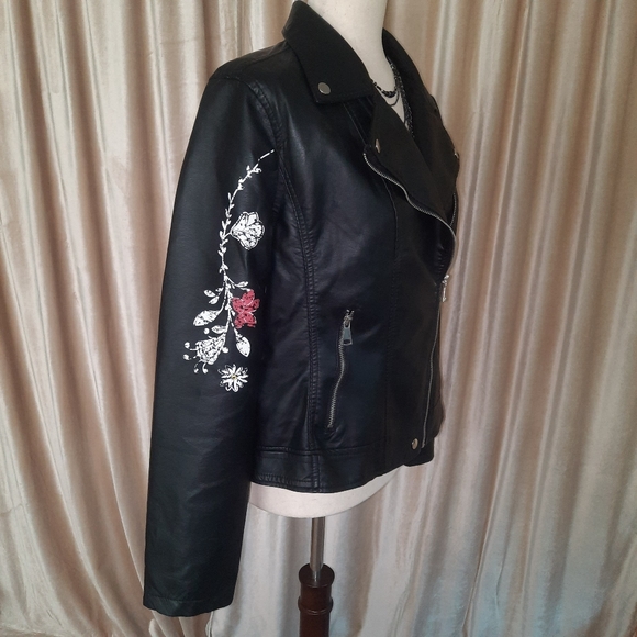 Urban Retro Faux Leather Jacket w/Flower Detail Sz XL - Picture 5 of 5